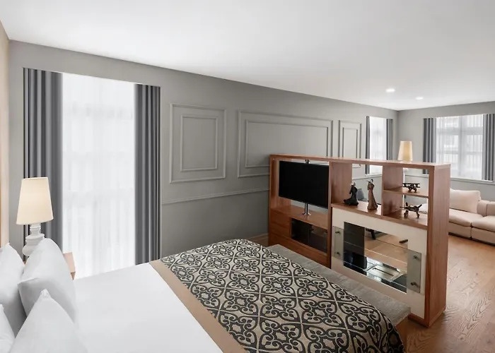 Akka Taksim-special Class