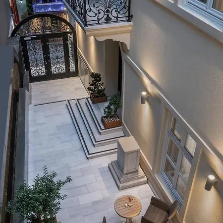 Akka Taksim-special Class