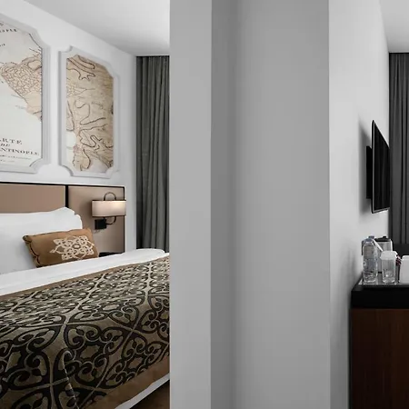 Akka Taksim-special Class