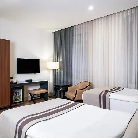 Akka Taksim-special Class