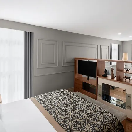 Akka Taksim-special Class