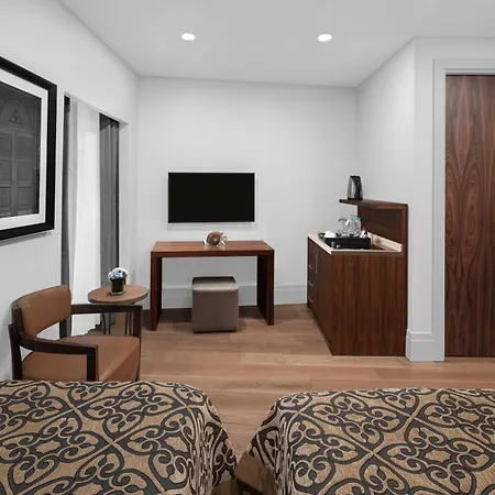 Akka Taksim-special Class